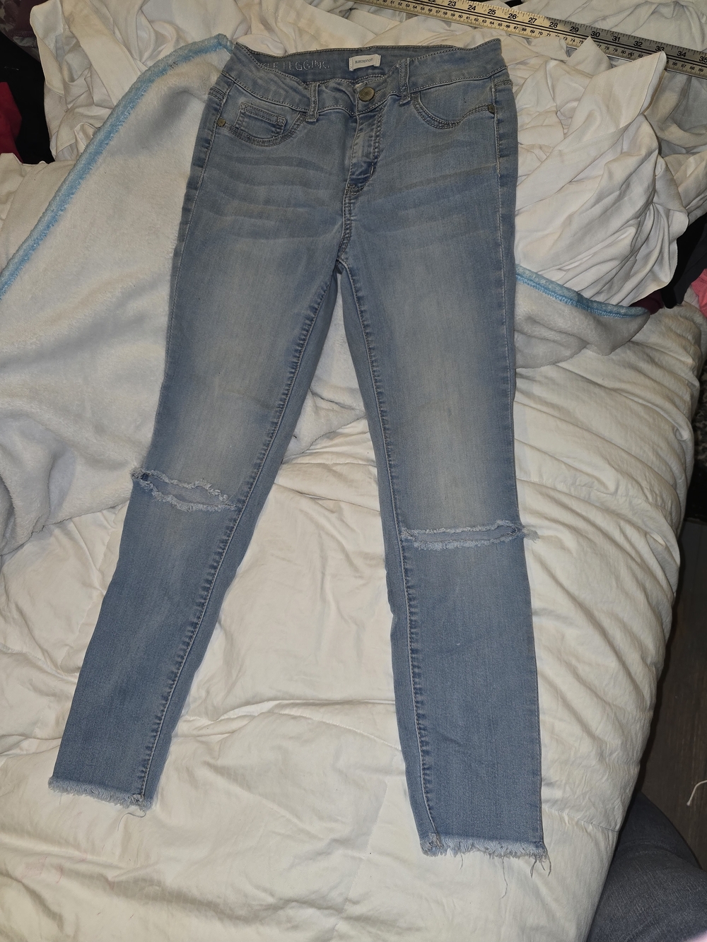 Blue Asphalt Light Blue Skinny Jeans with Knee Rips